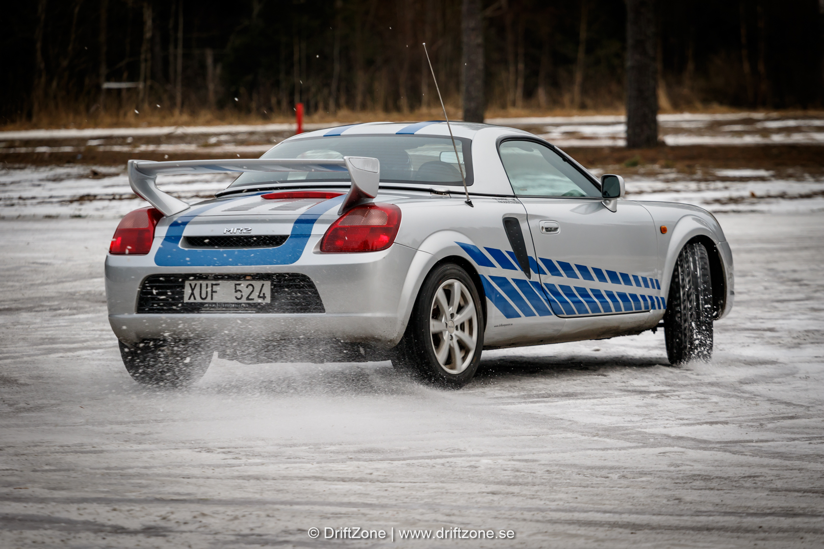 Johan Eklund kom och rasta sin Toyota MR2. Foto: Henrik Andersson