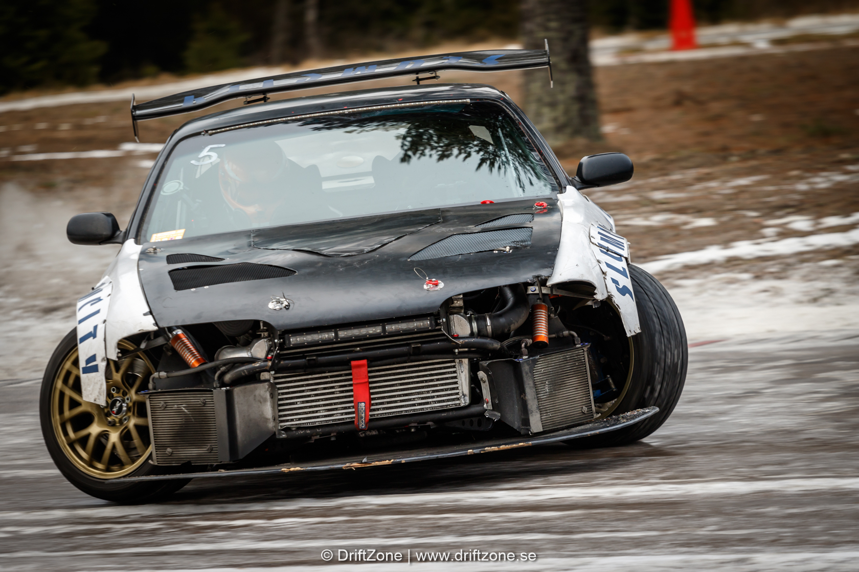 Lars Hoff kom med sin brutala driftbil. Foto: Henrik Andersson